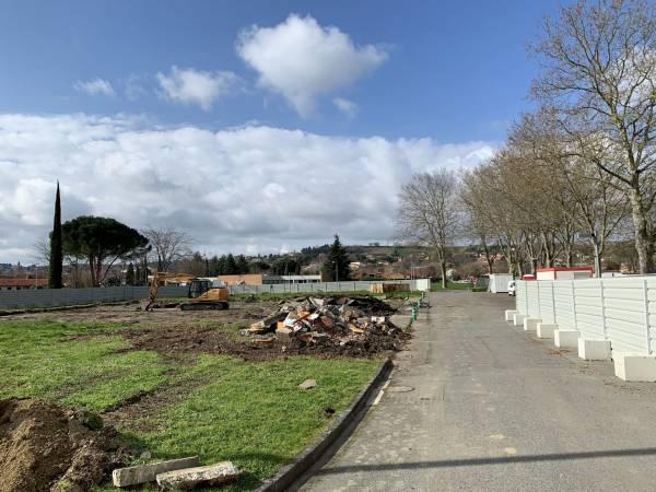 24 mars : Destruction terrains tennis